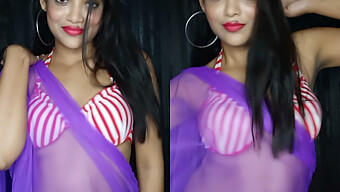 Lo Spettacolo Sensuale Di Strip Di Rekha Ti Lascerà Desiderare Di Più