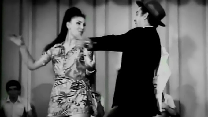 Artistic Beauties From Iran In A Vintage Porn Video