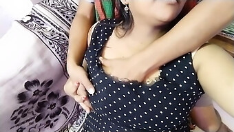 Desi Maid Cheats On Housewife With Indian Big Nipples