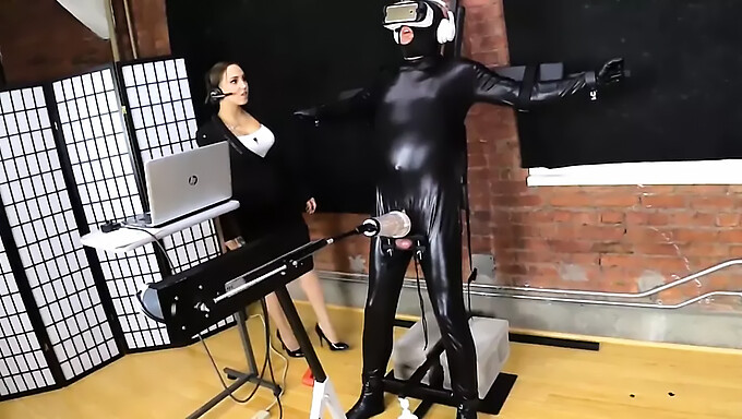 Femdom Mistress, Fuck Machine Ile Hakimiyet Kuruyor