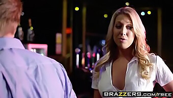 Squirting E Scopata Anale Nelle Guerre Tra Troie Di Brazzers