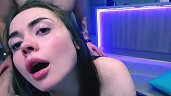 Sexe Oral Hardcore D'Un Couple Amateur Avec Éjaculation