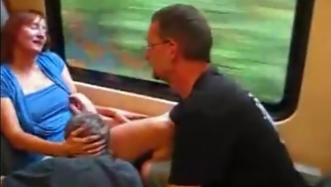 Ménage Amateur Em Um Metrô Alemão