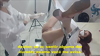 Exame Íntimo De Um Médico Leva A Um Encontro Sexual