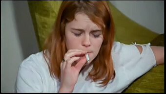 Lezbiyen Zevki: Patty Duke Vintage Bir Sikle Karşılaşıyor