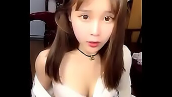 Japanese Beauty'S Amazing Webcam Performance