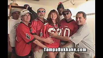 Gruppensex-Orgie Mit Einer Milf Mit Großen Natürlichen Titten In Tampa