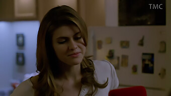 Velika Rit Alexandra Daddario In Poljubljanje V True Detective Sezoni 1