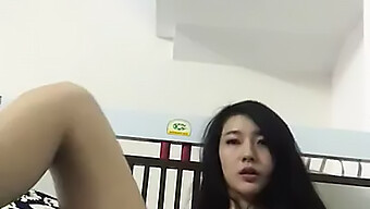 Brunette Julian'S Hot Sex With A Singaporean Girl