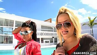 Quatro Pessoas Brancas E Quentes Com Alexis Texas E Mariah Milano