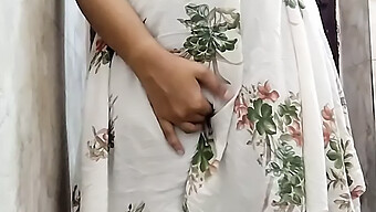 Desi Wife'S Anal Masturbation - Amateur Homemade Video