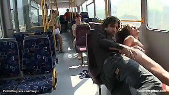 Uma Jovem Europeia Se Envolve Em Atividade Sexual Enquanto Anda De Ônibus Da Cidade, Incorporando Elementos De Bdsm E Bondage