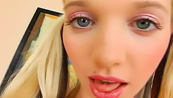 Blonde Deutsche Teenagerin Kommt Mit Einem Dildo Und Orgasmus